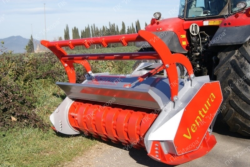 TFVD - KASAR – лесной мульчер с двусторонним приводом и с подвижными молотками для тракторов 60-150 л.с.